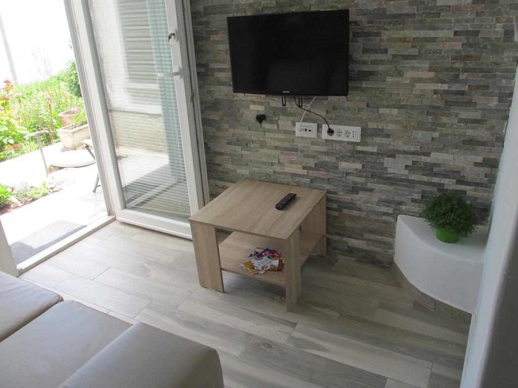 Apartma Zora